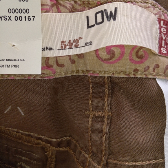 SALE!! Levis misses size 12 low rise cropped pants NWT - Picture 9 of 9